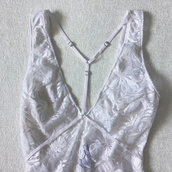 Victoria Secret’s Very Sexy Palm Lace Bodysuit Teddy Silver Ivory Unlined Small - Picture 3 of 12